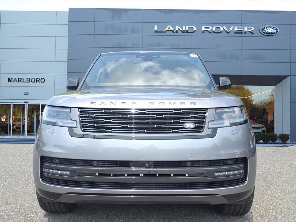 2025 Land Rover Range Rover SE photo 8