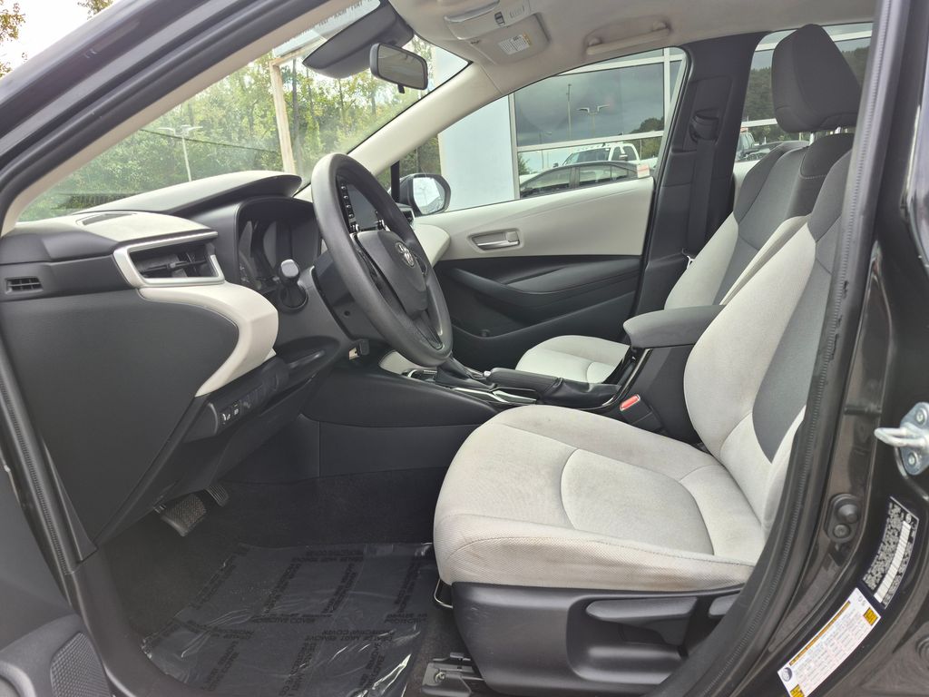 2020 Toyota Corolla L photo 2