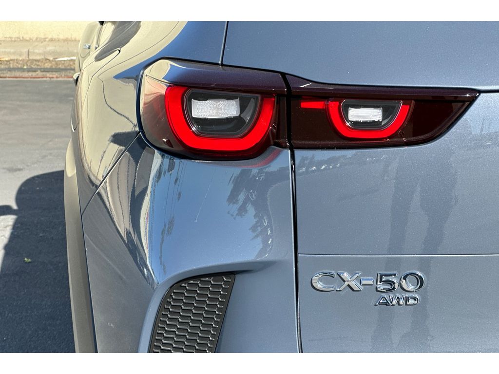 2025 Mazda CX-50 Premium Plus photo 3