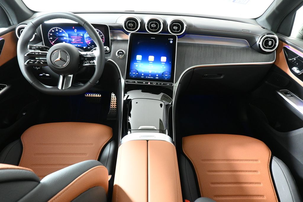 2025 Mercedes Benz GLC 300 4MATIC photo 3