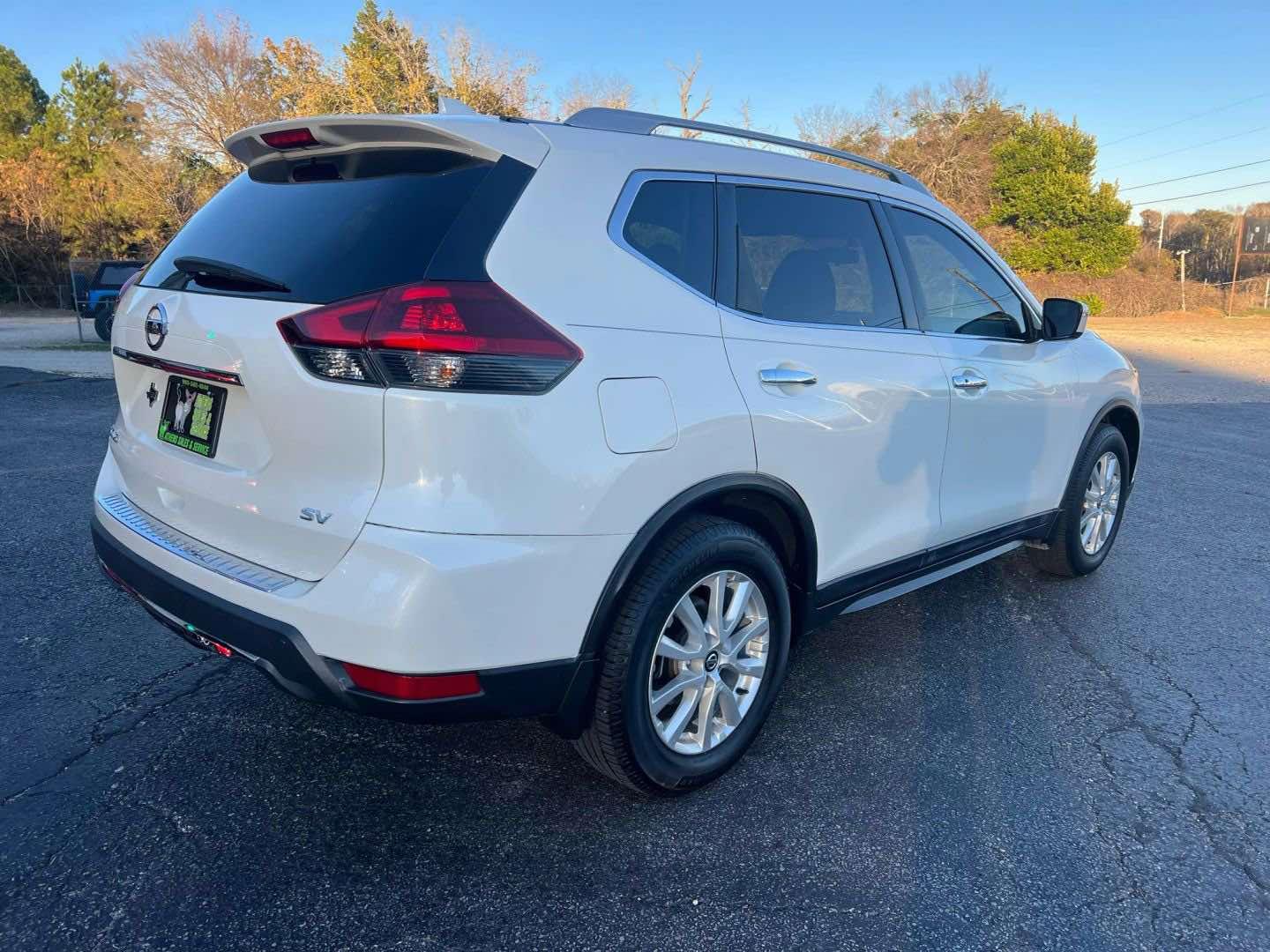 Used 2018 Nissan Rogue SV with VIN 5N1AT2MT3JC755490 for sale in Palestine, TX
