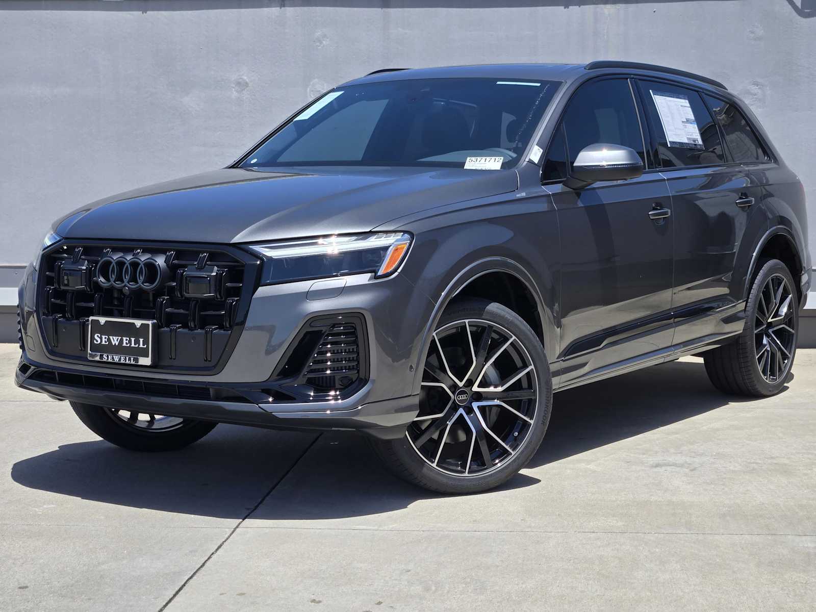 2025 Audi Q7 Premium Plus