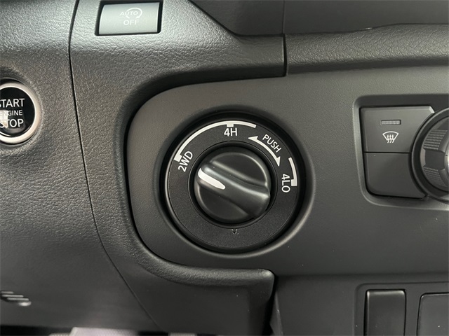 2025 Nissan Frontier Crew Cab PRO-4X photo 10