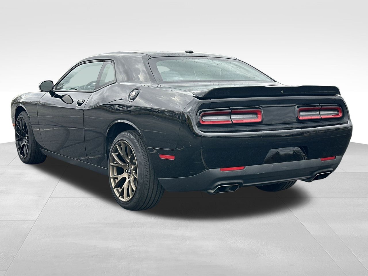 2018 Dodge Challenger R/T photo 2