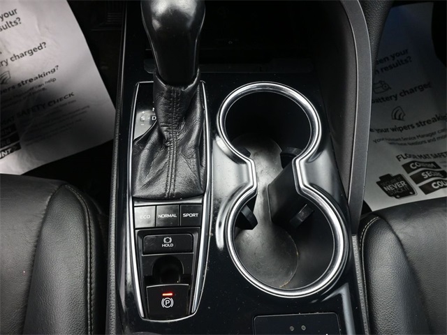 2019 Toyota Camry XSE photo 4