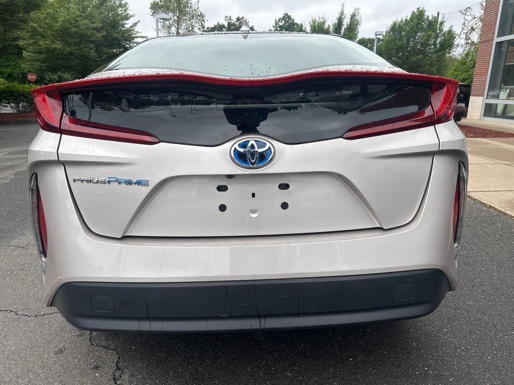 2022 Toyota Prius Prime LE photo 2