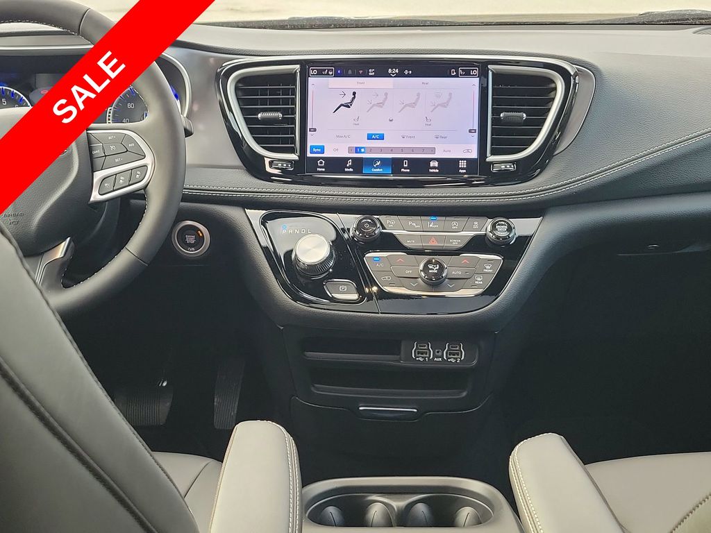 2025 Chrysler Pacifica photo 27
