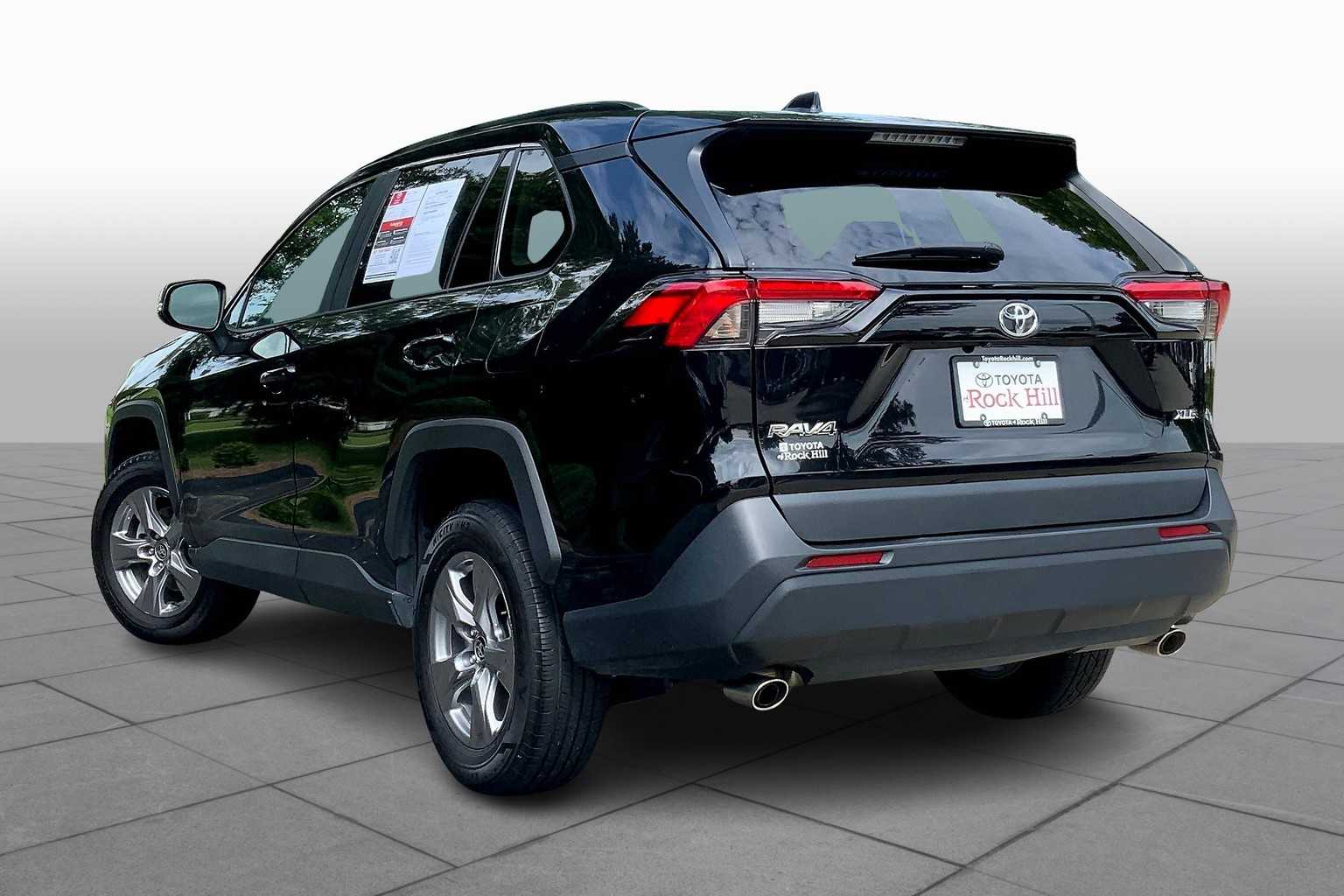 2024 Toyota RAV4 XLE photo 11