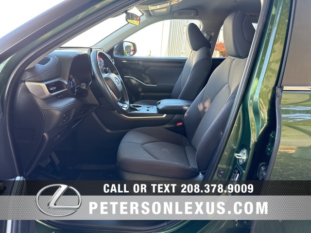 2023 Toyota Highlander Hybrid LE photo 20