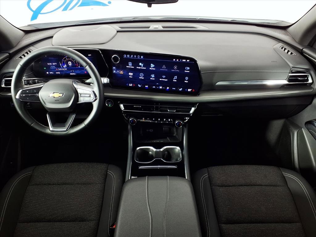 2024 Chevrolet Traverse 2LT photo 2