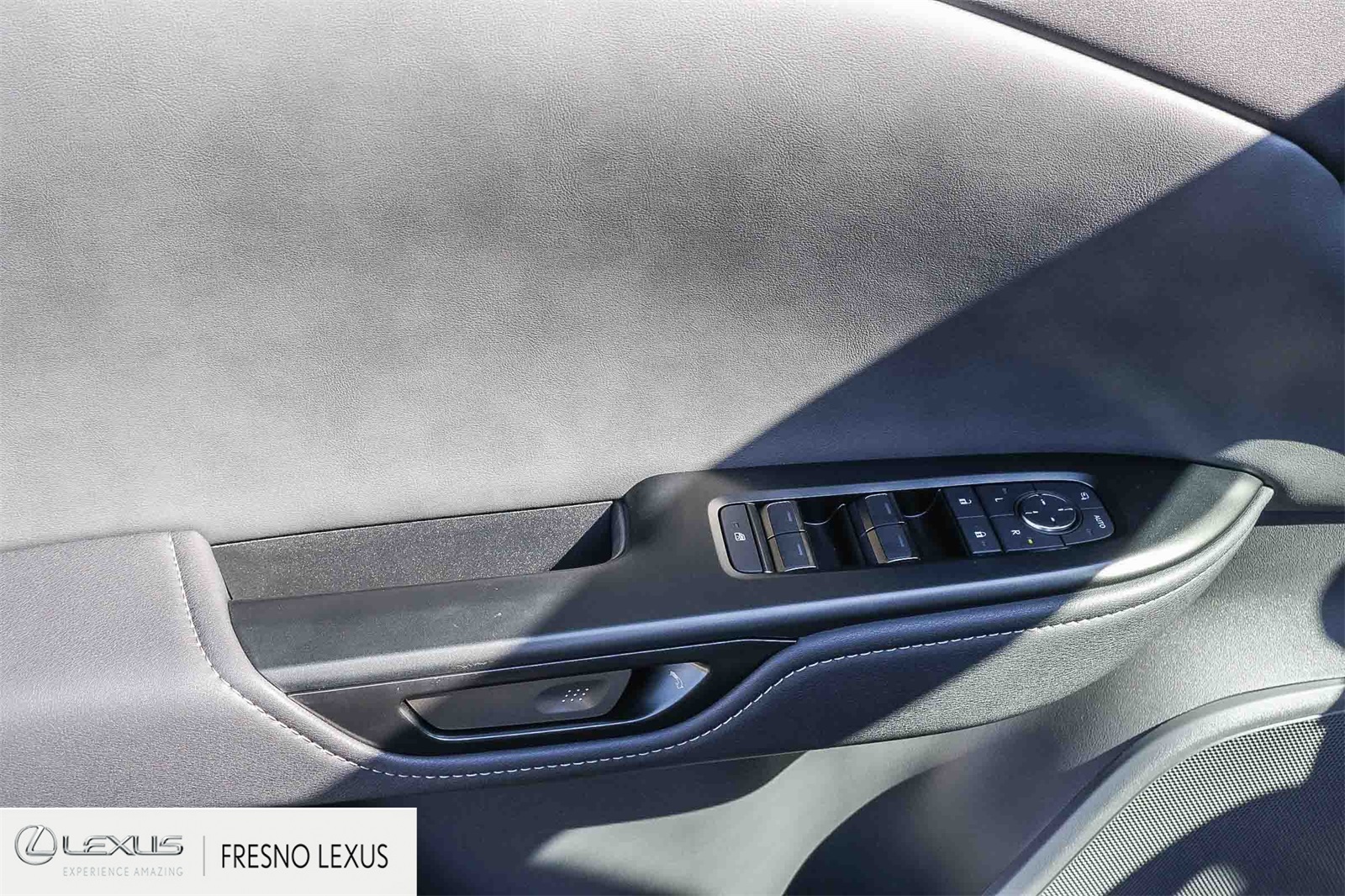 2025 Lexus RZ 450e photo 22