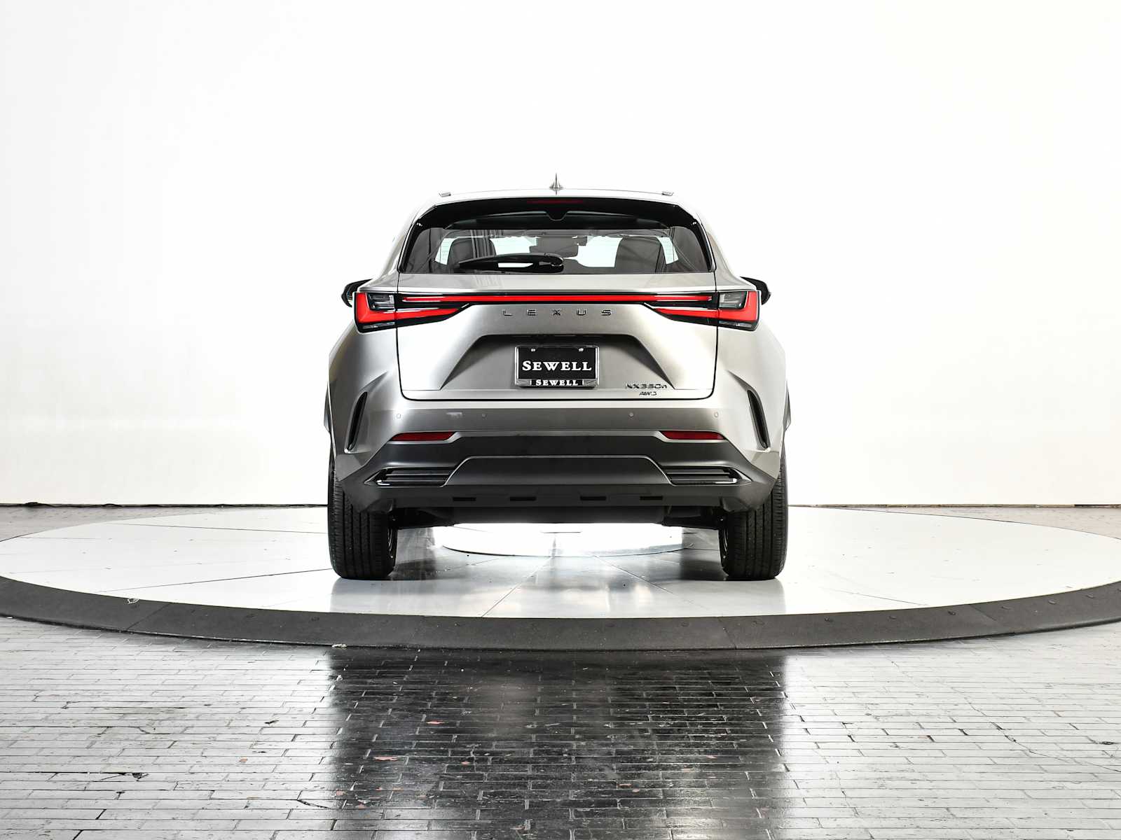 2025 Lexus NX Luxury photo 4