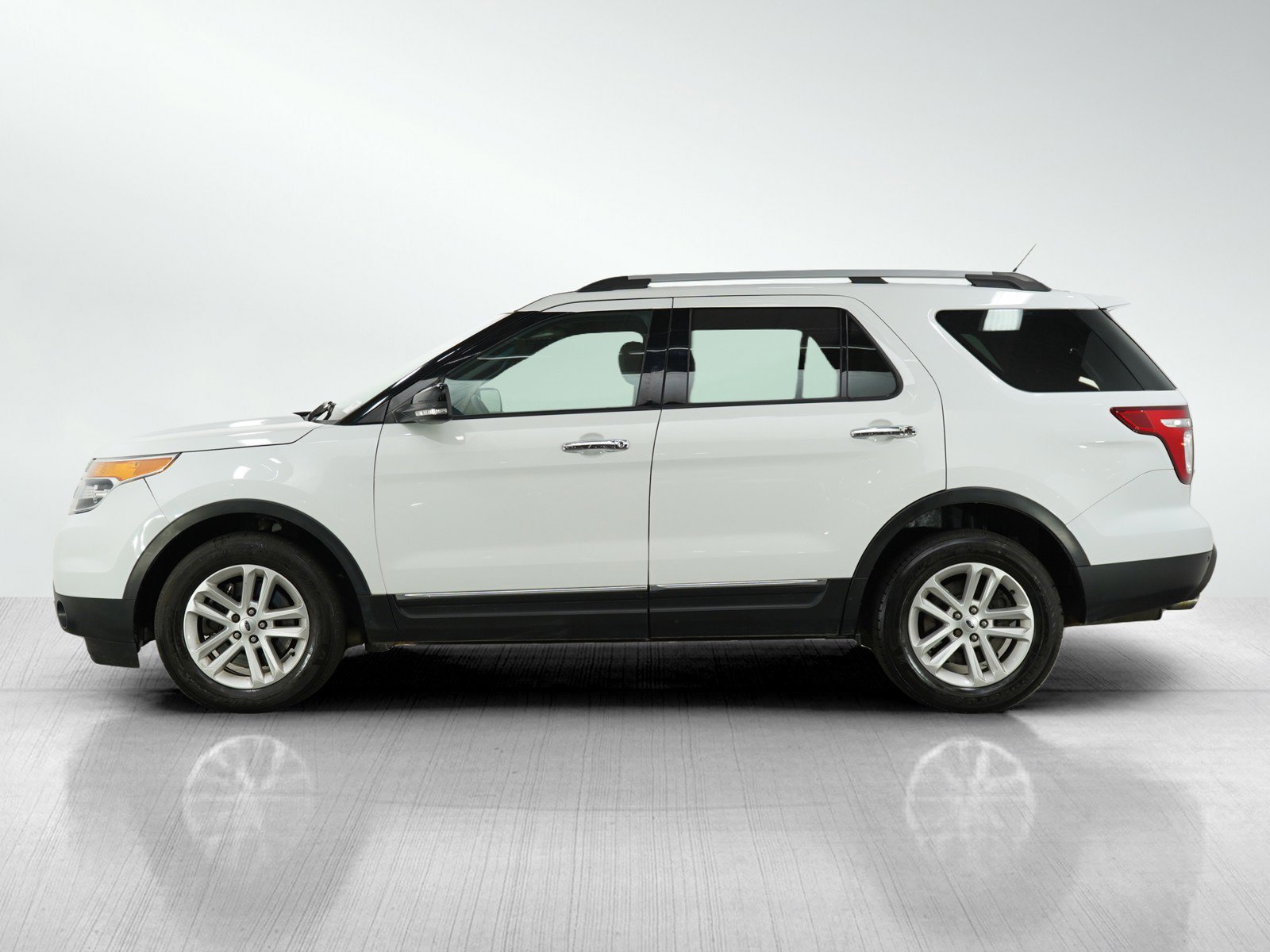 Used 2015 Ford Explorer XLT with VIN 1FM5K8D86FGB09315 for sale in Bloomington, Minnesota