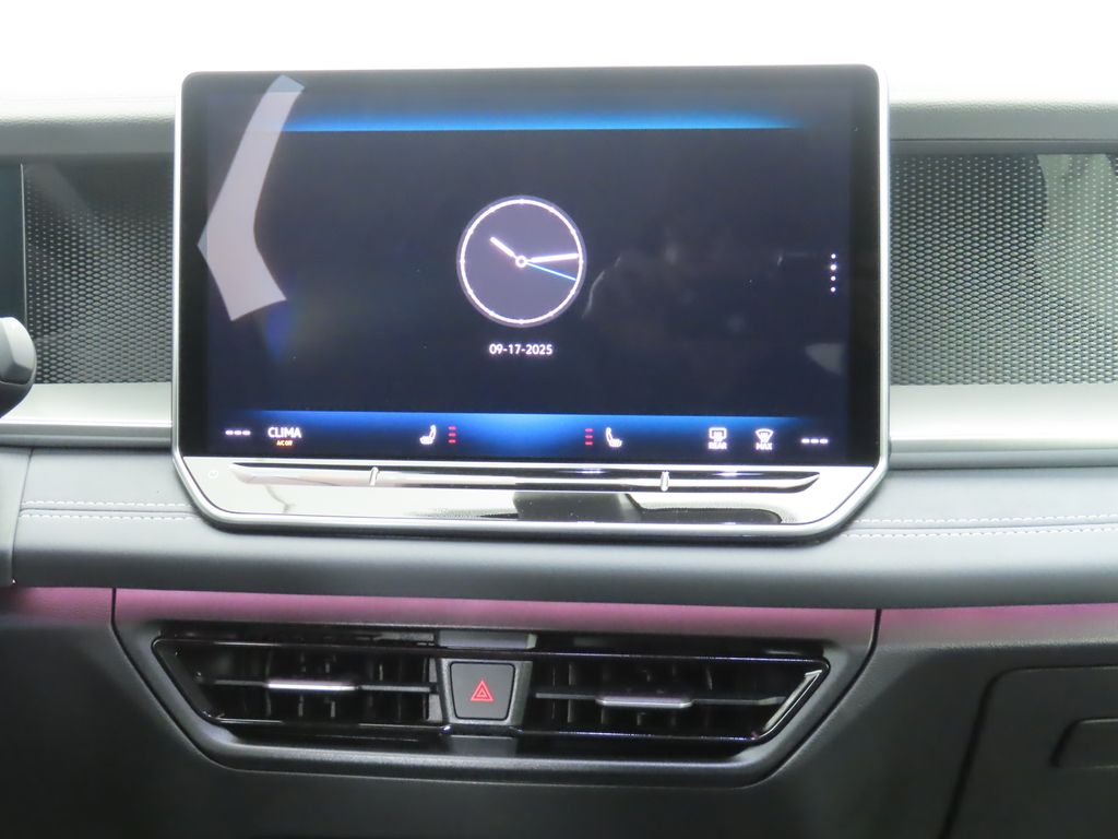 2025 Volkswagen Tiguan SE photo 15