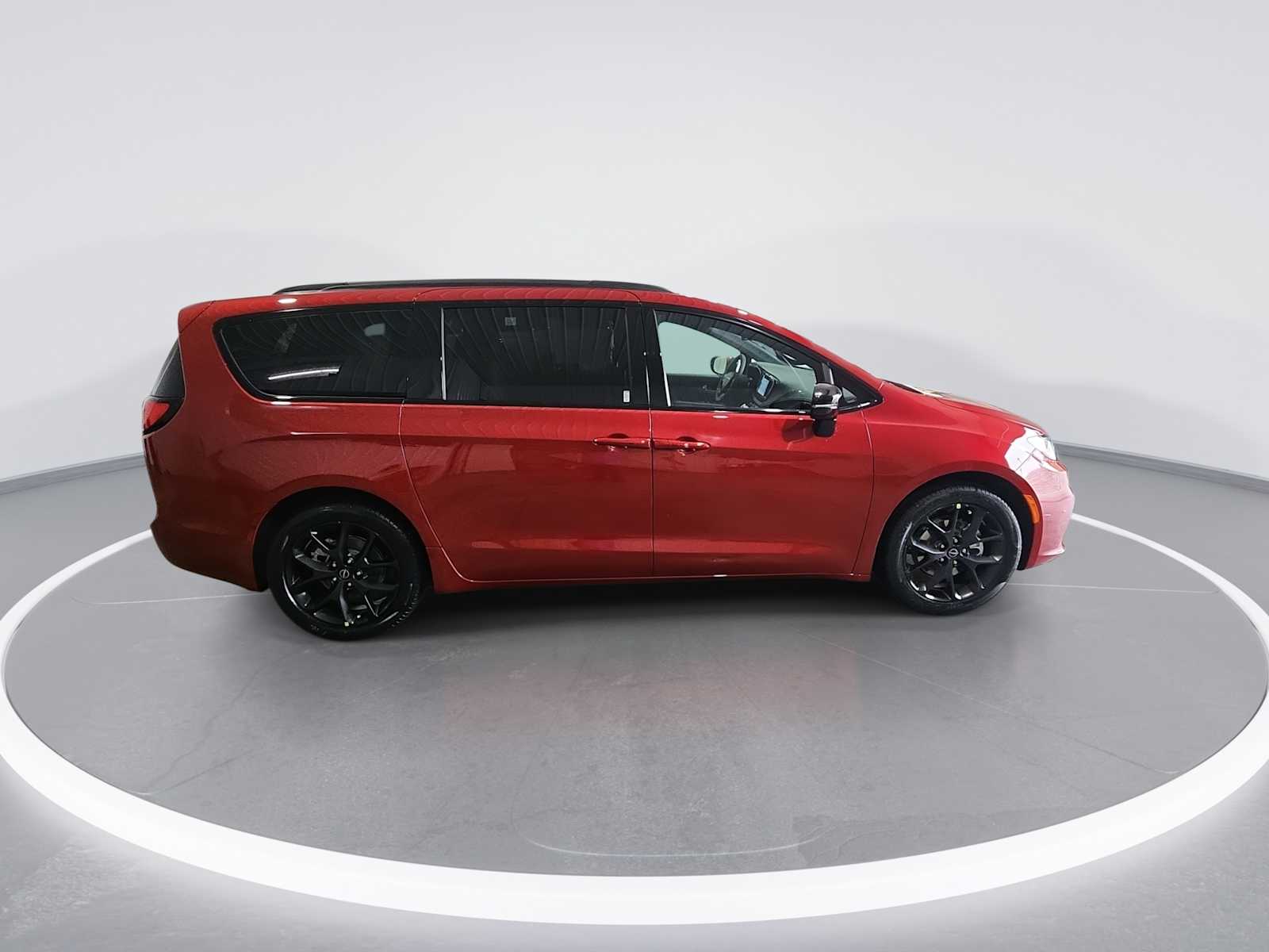 2026 Chrysler Pacifica photo 9