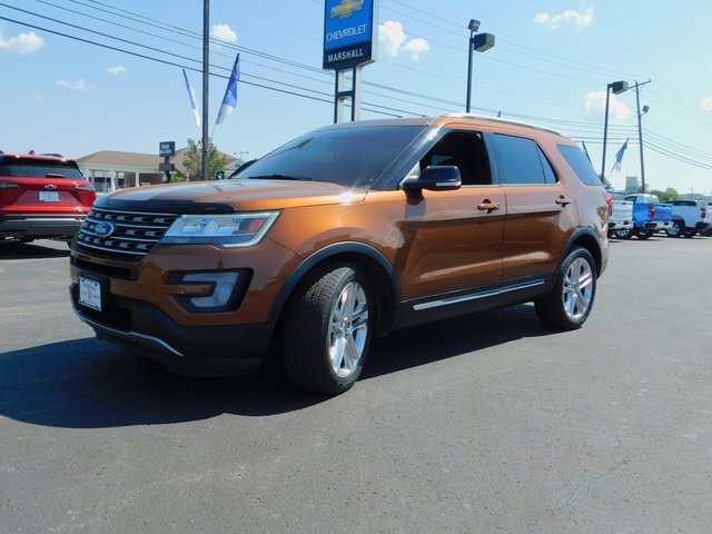 2017 Ford Explorer XLT photo 3