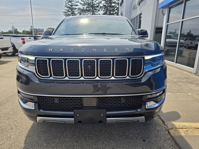 2023 Jeep Wagoneer L Series III photo 3