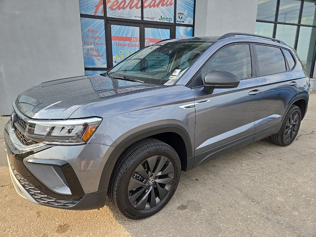 Used 2024 Volkswagen Taos S with VIN 3VV5X7B23RM076641 for sale in Kansas City