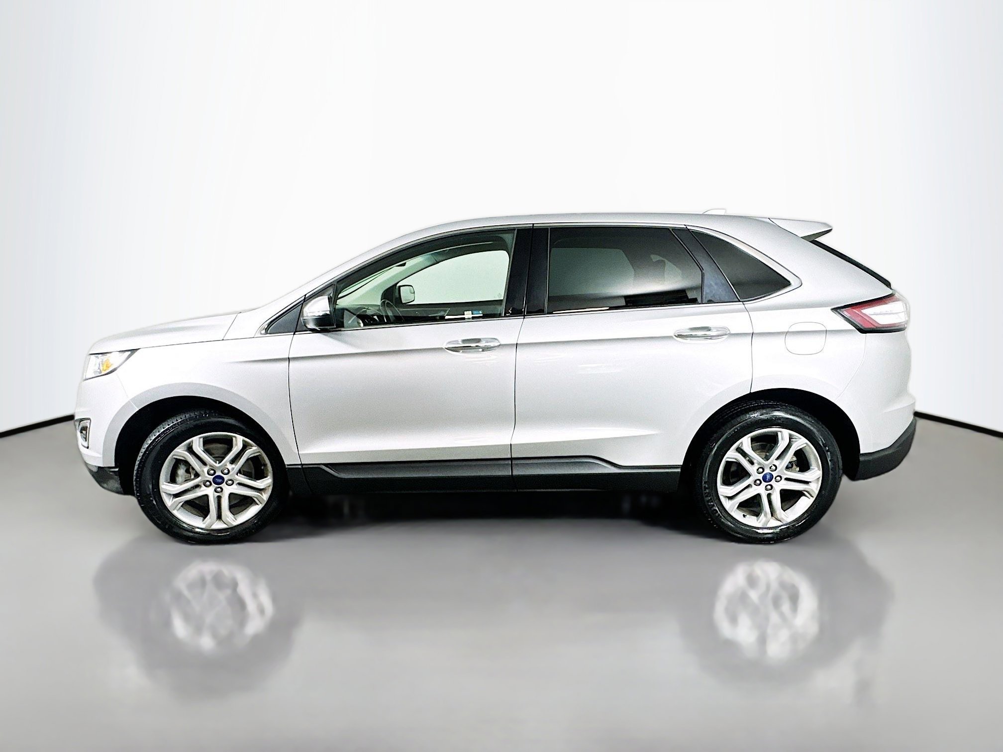 2017 Ford Edge Titanium photo 4