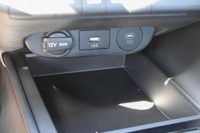 New 2025 White Hyundai SE image 15