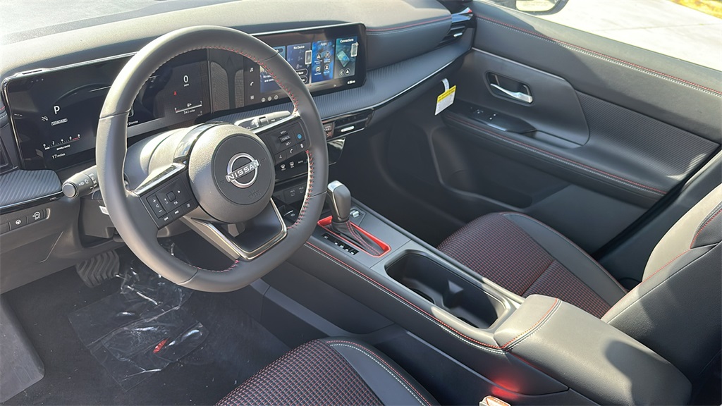 2026 Nissan Kicks SR photo 9