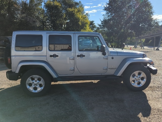 2013 Jeep Wrangler Unlimited Sahara photo 4