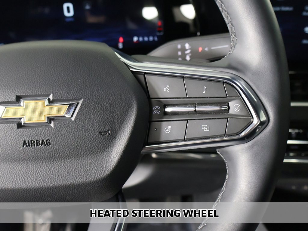 2025 Chevrolet Equinox LT photo 3