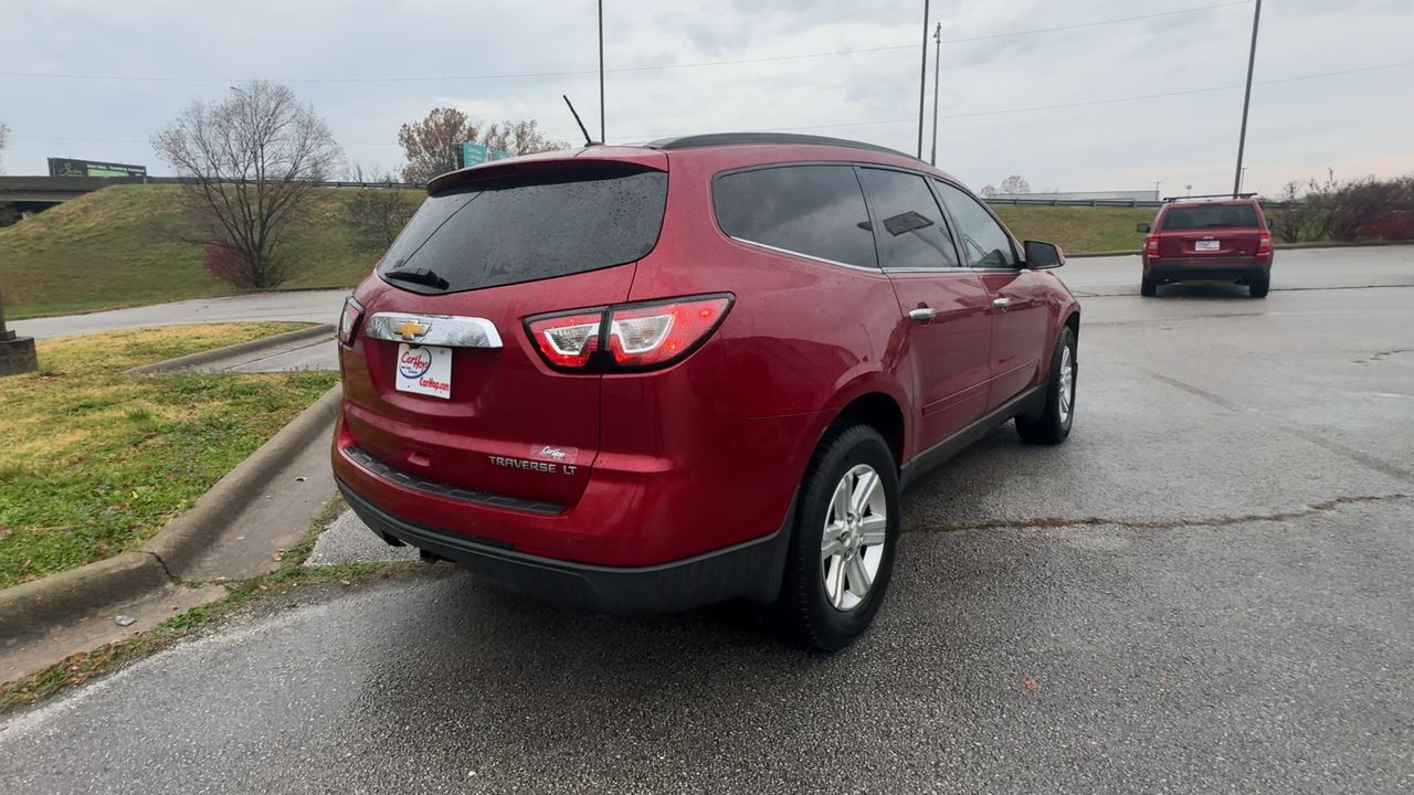 2014 Chevrolet Traverse 2LT photo 4