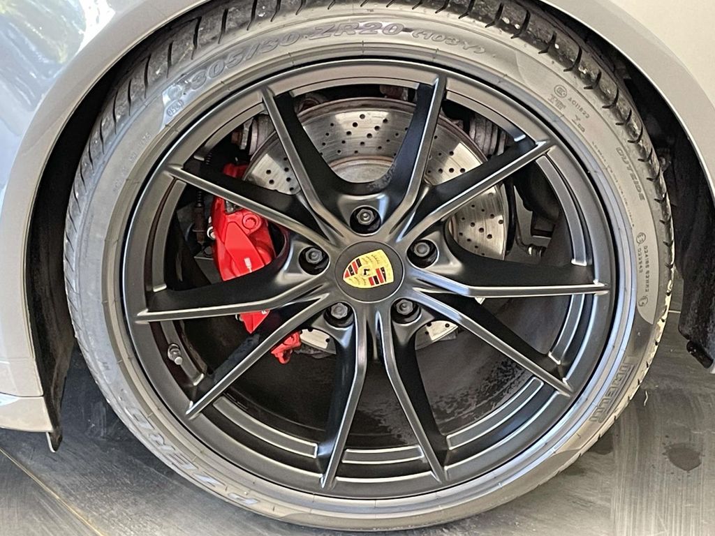 2017 Porsche 911 Targa 4 GTS photo 12
