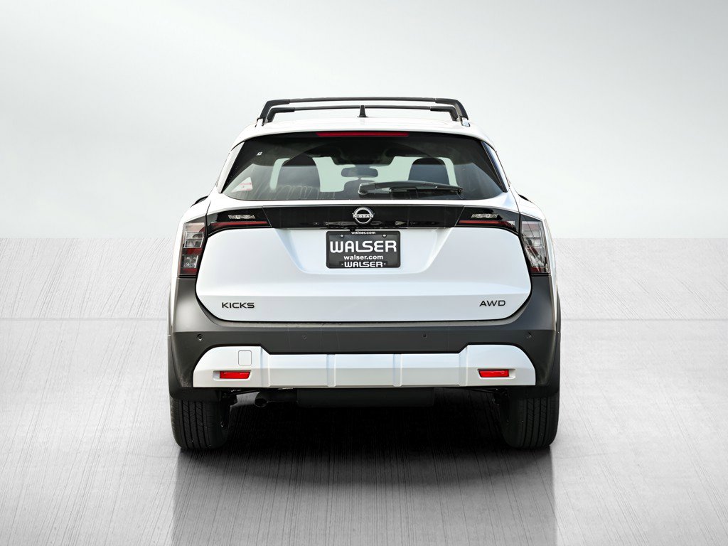 2026 Nissan Kicks SV photo 2