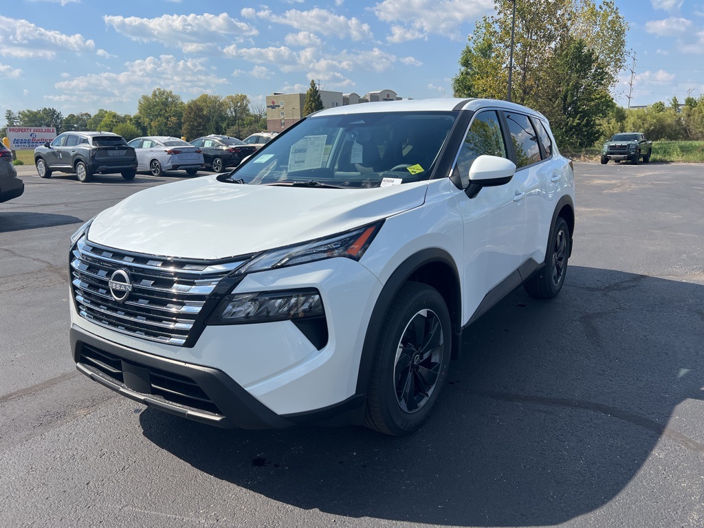 2026 Nissan Rogue SV photo 2