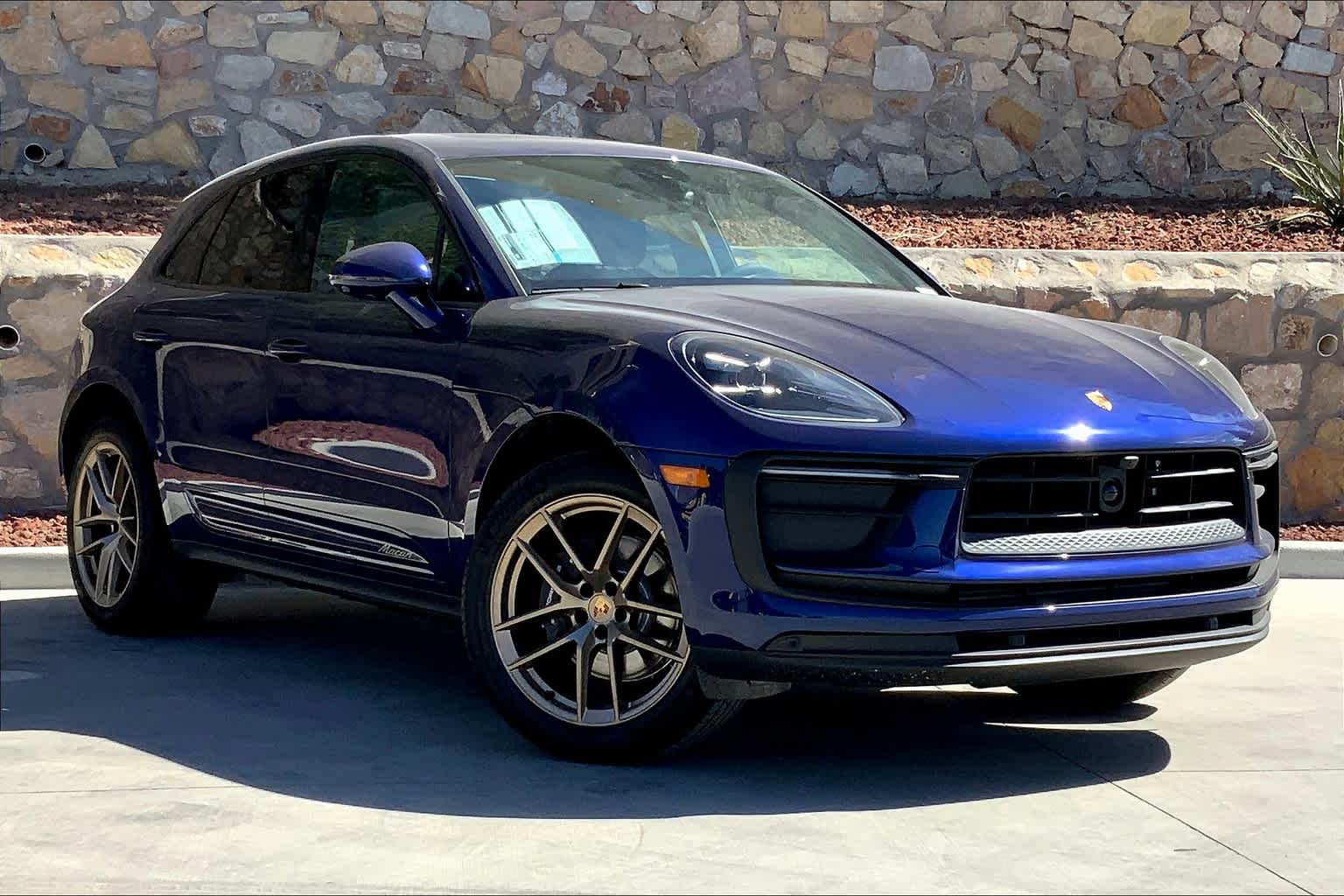 2024 Porsche Macan T photo 3