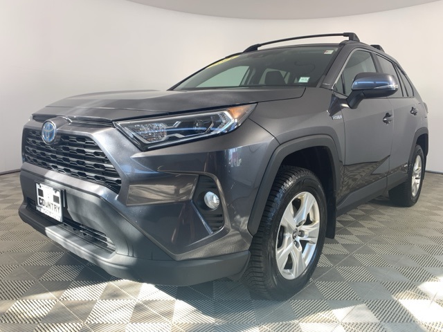 2021 Toyota RAV4 Hybrid XLE photo 2