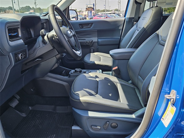 2025 Ford Maverick photo 11