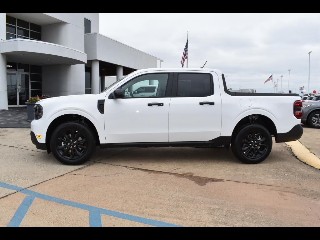 2024 Ford Maverick XLT photo 2
