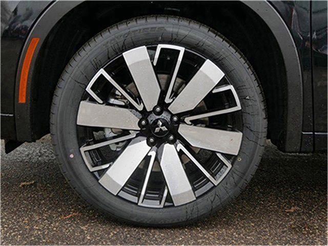 2025 Mitsubishi Outlander Platinum photo 3