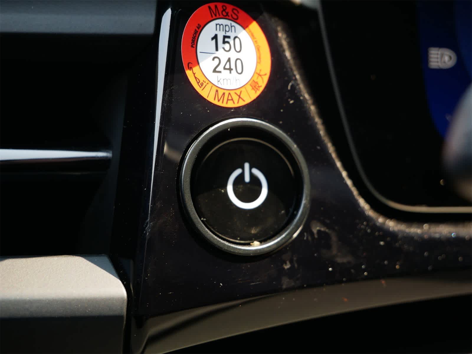 2025 Porsche Macan Electric Turbo photo 15