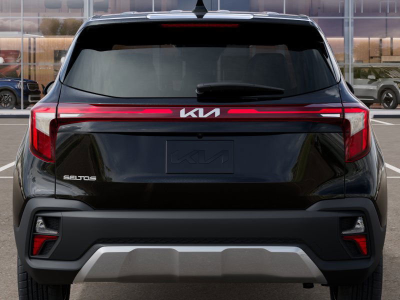 2026 Kia Seltos LX photo 11