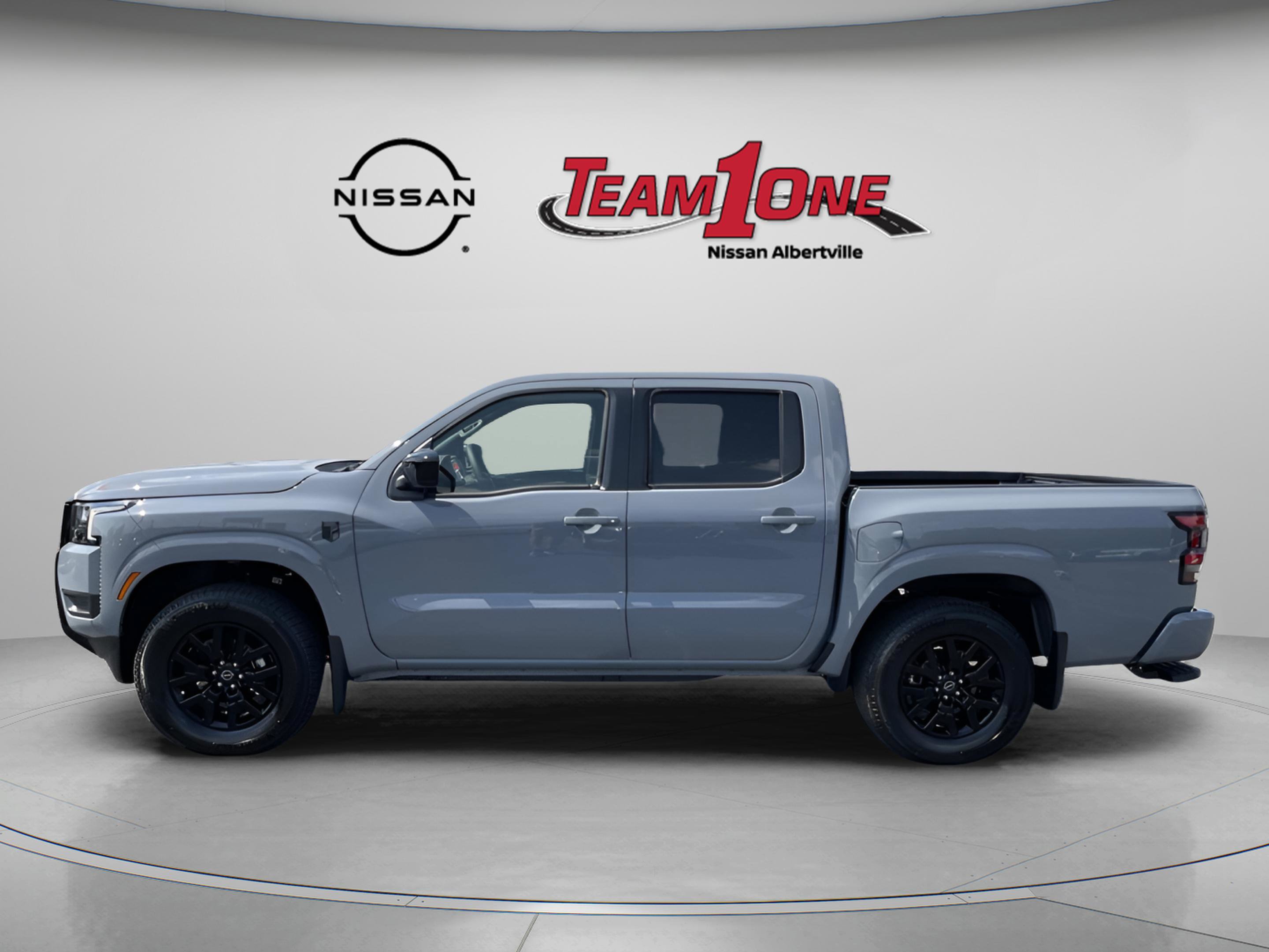 2026 Nissan Frontier Crew Cab SV photo 2