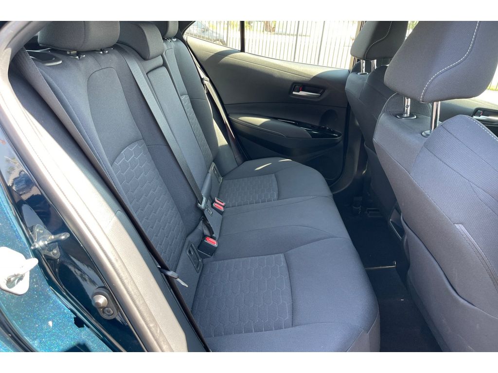 2022 Toyota Corolla SE photo 16