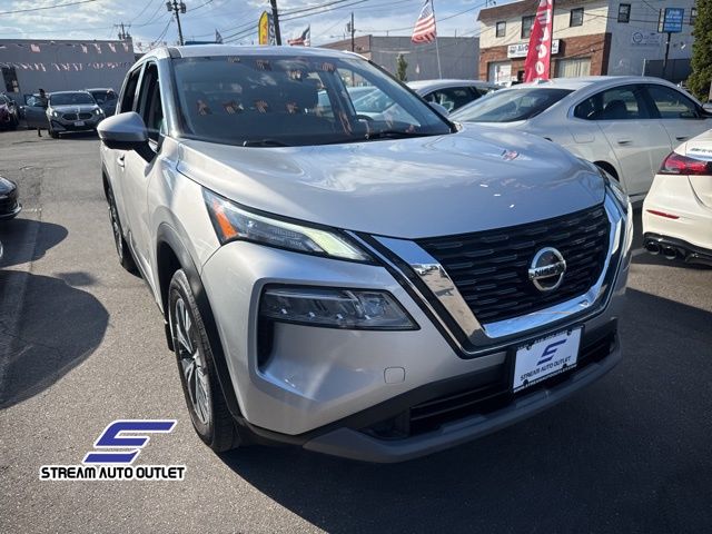 2021 Nissan Rogue SV photo 2