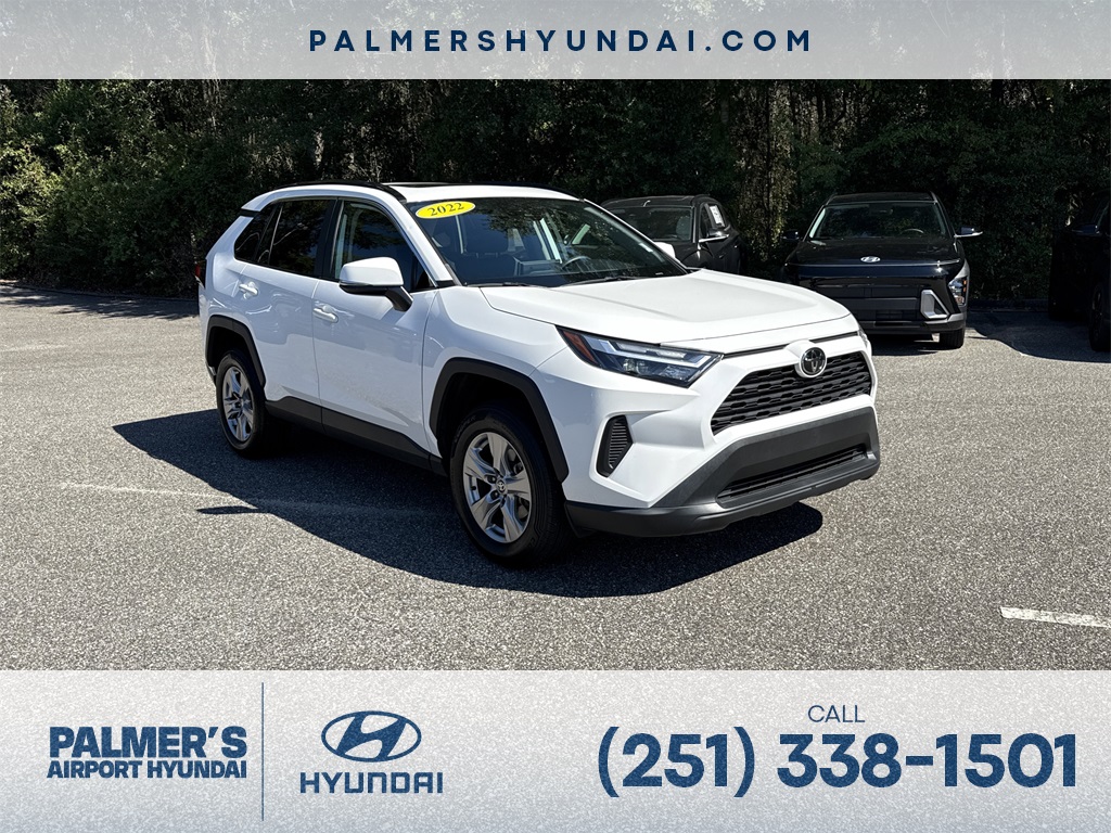 2022 Toyota RAV4 XLE's photo