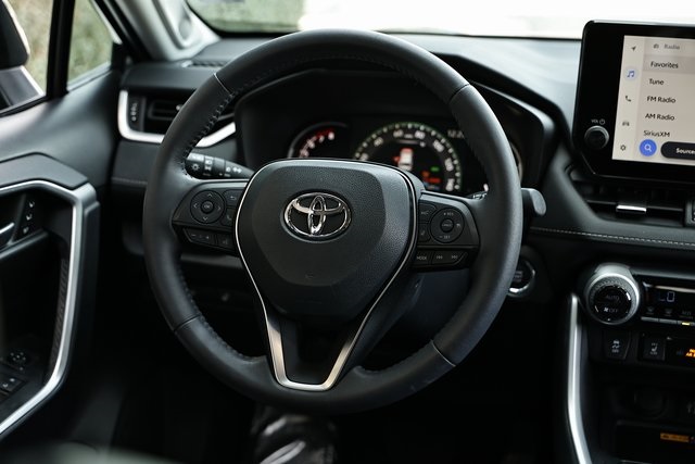 2025 Toyota RAV4 XLE Premium photo 23
