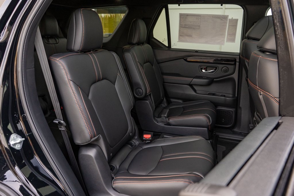 2025 Honda Pilot TrailSport photo 17