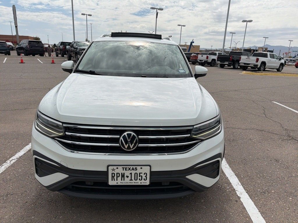 2022 Volkswagen Tiguan SE photo 3