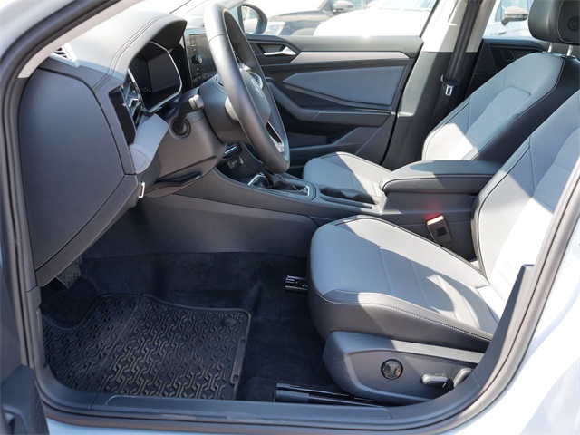 2025 Volkswagen Jetta 1.5T SE photo 12