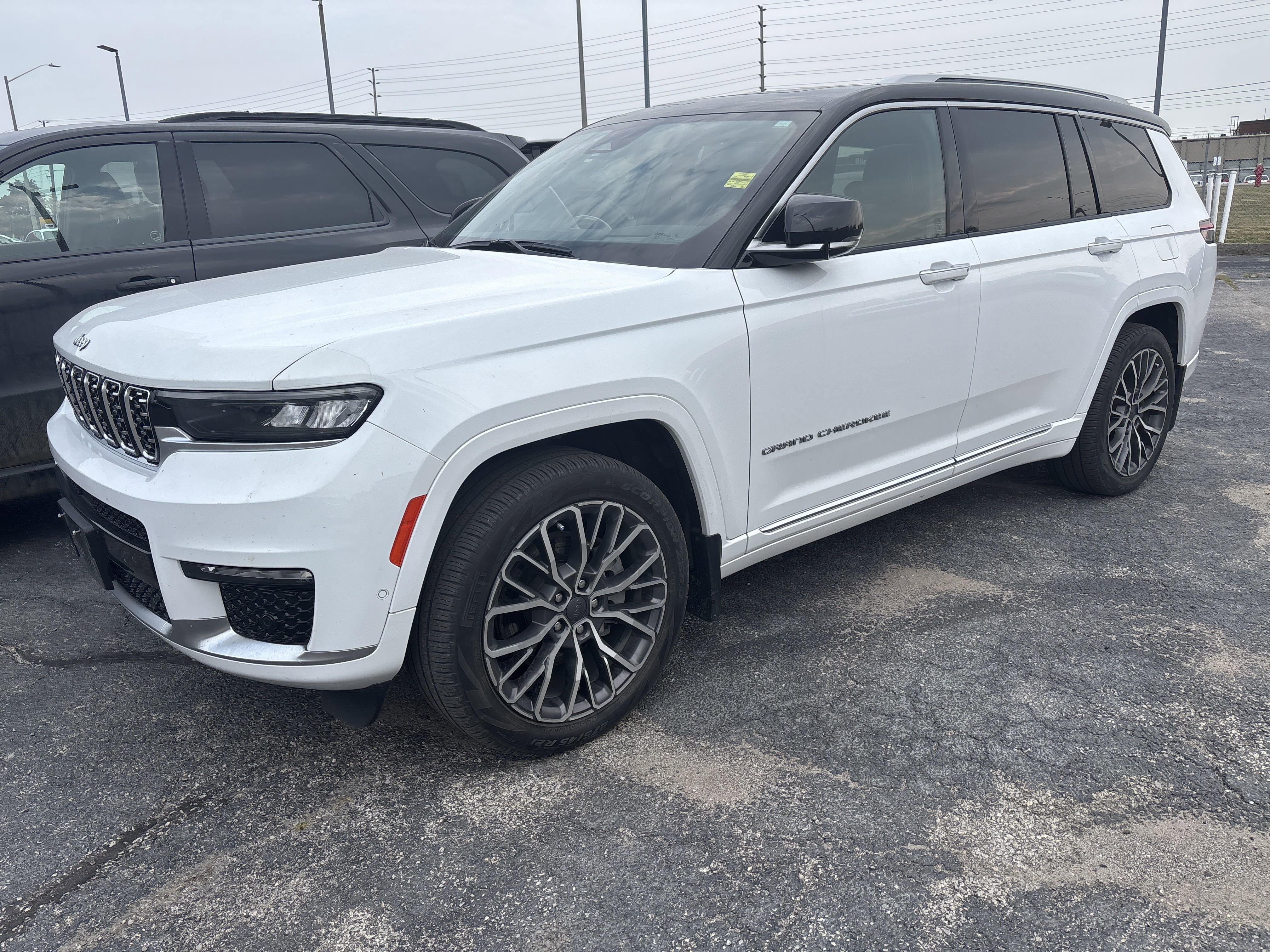 Used 2022 Bright White Jeep Summit image 1