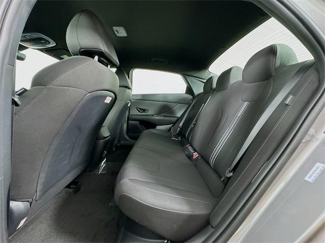 2025 Hyundai Elantra Hybrid SEL Sport photo 32