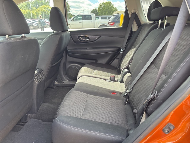 2019 Nissan Rogue SV photo 9
