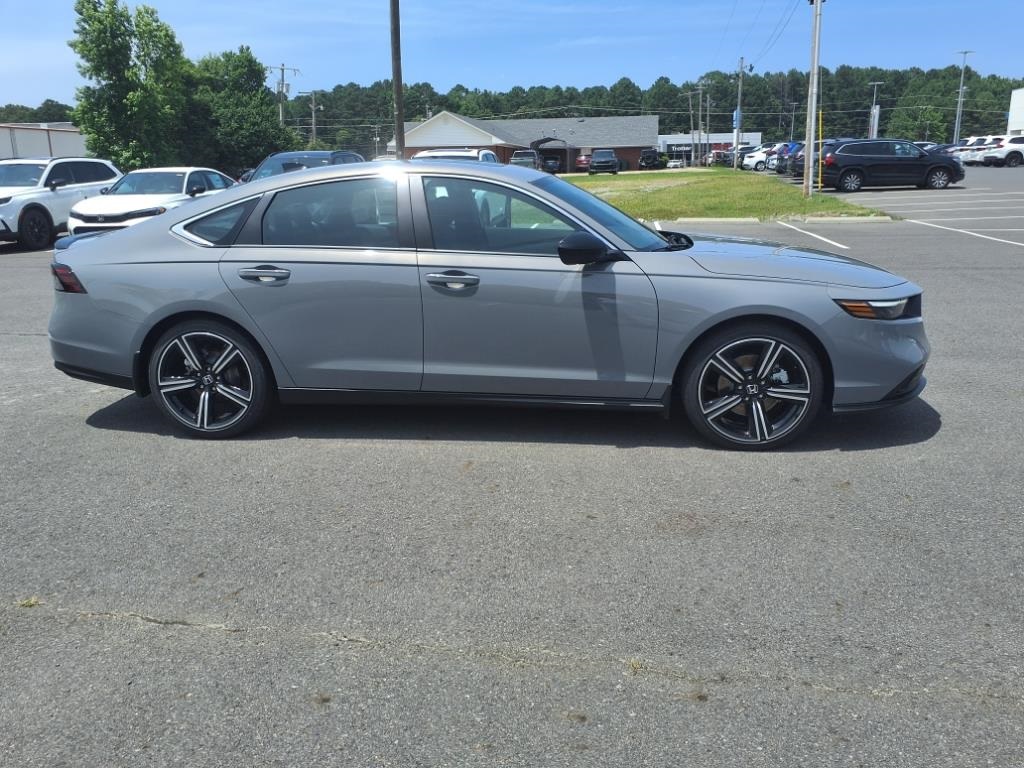 2025 Honda Accord Hybrid Sport photo 2